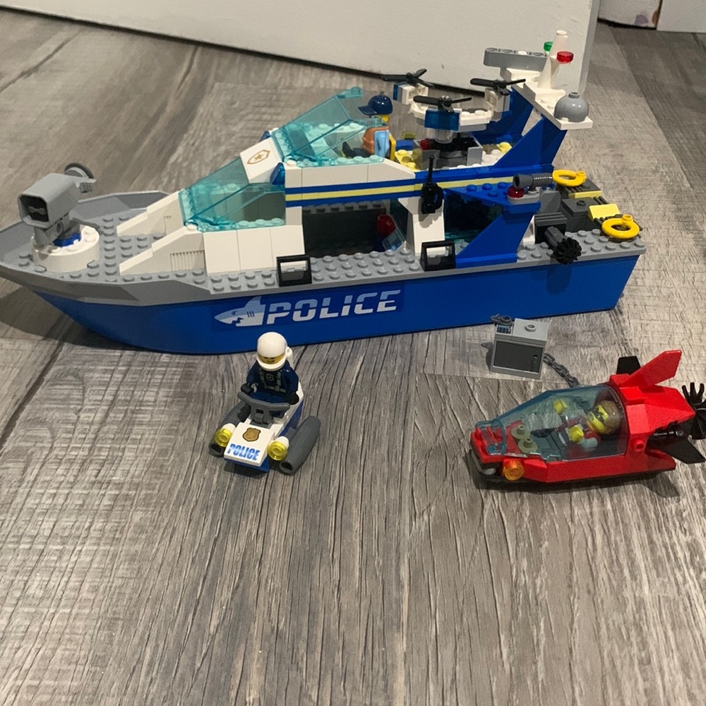 LEGO 60277 City Police Patrol Boat Floating